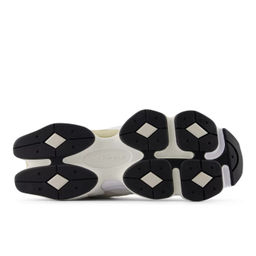 Кроссовки взрослые