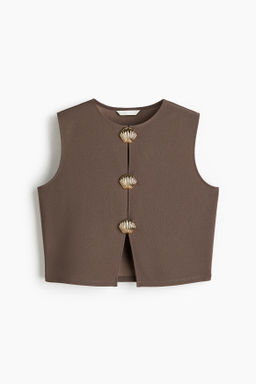 Top con botones decorativos