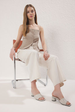 Trendyol Shoes Ekru Kare Burun Kad?n Blok Topuklu Terlik TAKSS25TO00064 - Trendyolmilla фото 2