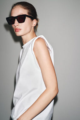 SLEEVELESS SHOULDER PAD T-SHIRT - Zara фото 2