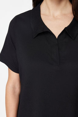 Siyah Polo Yaka K?sa Kol Midi Burumcuk/Dokulu Orme Elbise TWOSS24EL00478