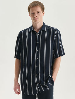 Regular Fit K?sa Kollu ?izgili Erkek G?mlek