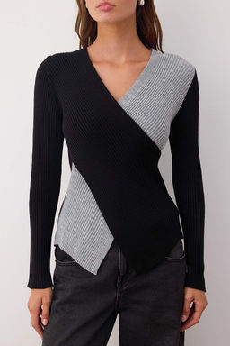 Siyah Fitted/Vucuda Oturan Kruvaze Ince Triko Kazak TWOAW26KZ00178