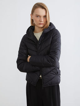 Kap??onlu Kad?n ?i?me Mont