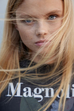 Camiseta oversize con motivo estampado