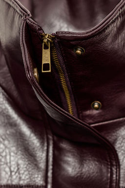 LEATHER EFFECT JACKET WITH PLEATS - Zara фото 7