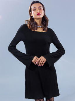 Платье женское в черном оттенке из вискозы