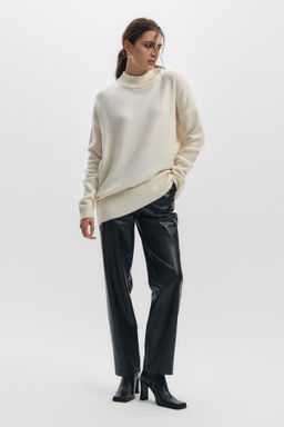 Брюки прямого силуэта из экокожи