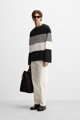 STRAIGHT-LEG JEANS