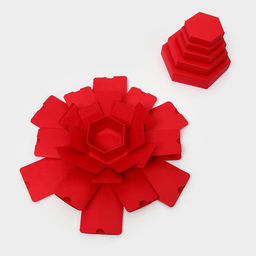 Коробка - сюрприз раскладушка, красная, с лентой и двойным скотчем для сборки, 19×13 см