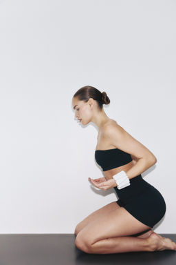 Sujetador bandeau con SculptMove Medium support - H&m фото 9