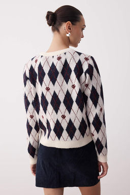 Ekru Yumusak Dokulu Kalpli Baklava Desenli Simli Triko Kazak TWOAW26KZ00140 - Trendyolmilla фото 4