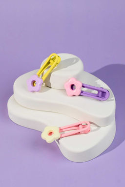 Набор заколок для волос зажим, арт. 71790 / 10 ЦВЕТОЧКИ (в наборе: 3шт., 6,2 см, черный металл, полиэфирная смола, цвет: жёлтый, розовый, сиреневый, подложка из мелованного картона + ПЭТ-пакет с европодвесом)