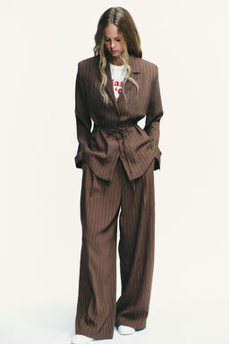 STRIPED SHOULDER PAD BLAZER WITH THIN BELT - Zara фото 5