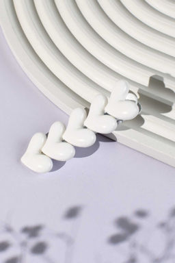 Заколка для волос зажим, арт. 71774 / 10 СЕРДЕЧКИ (в наборе: 1шт., 6,7 см, черный металл, полиэфирная смола, цвет: белый, подложка из мелованного картона + ПЭТ-пакет с европодвесом)