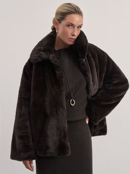 Шуба из искусственного меха / Zarina