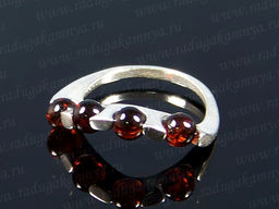 Кольцо с янтарём в посеребрении 4 шарика коньячный