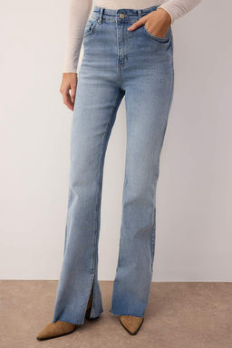 Siyah Y?rtmac Detayl? Yuksek Bel Flare Jeans TWOAW26JE00022 - Trendyolmilla фото 3