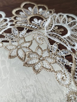 Салфетка кружевная на стол 35*42