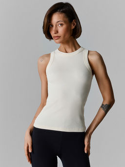 Топ женский молочный