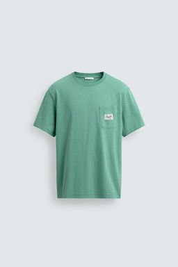CAMISETA REGULAR FIT BOLSILLO PARCHE / Verde Menta