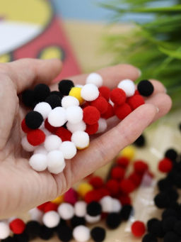 Картина из помпонов на подрамнике Draw Me! Cheerful fox, (20 х 20 см)