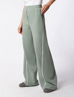 D44.136 Брюки женские св.оливковый