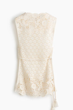 Top efecto crochet con cintur?n de anudar