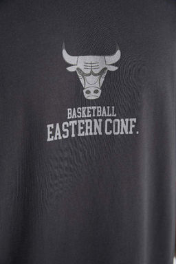 DeFactoFit Футболка свободного кроя с круглым вырезом и короткими рукавами NBA Chicago Bulls  фото 5