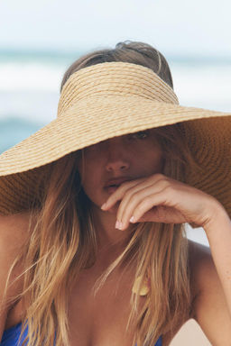 WIDE-BRIMMED WOVEN VISOR