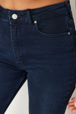 TRENDYOLMILLA Gece Mavisi More Sustainable Yuksek Bel Comfort Straight Jeans TWOAW24JE00091