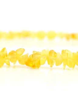 Детские бусы из натурального янтаря Мелкие медовые чипсы - Амберхолл фото 2