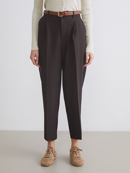 Beli Kemerli Loose Fit Kad?n Pileli Pantolon