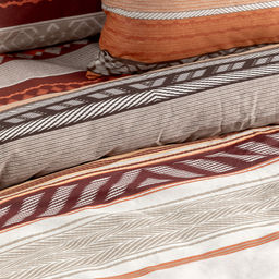 Постельное белье, комплект Евростандарт "Палермо", 4 предмета: пододеяльник на пуговицах 200х215см, простыня классическая 220х240см, 2 наволочки 70х70см с клапаном-запахом, бязь "Комфорт" 121г/м2, хлопок 100%, упаковка "классическая" ПВХ 32х41см, "До