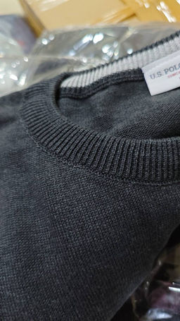 Мужской базовый свитер антрацитового меланжа(красный лого)