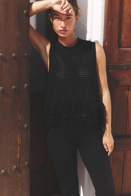 CHECK KNIT TOP WITH FRINGING