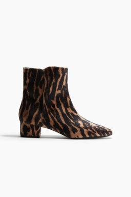 Botines con tac?n cuadrado