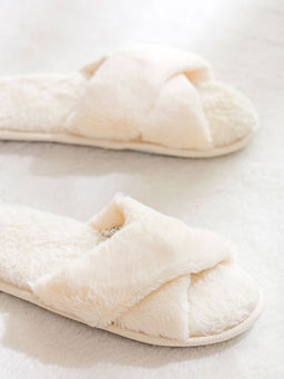 ?apraz Bantl? Kad?n Ev Terli?i