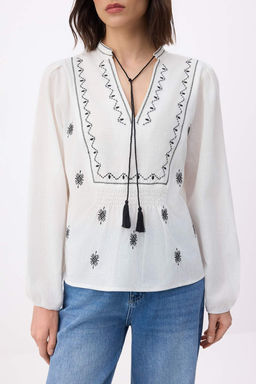 Beyaz Nak?sl? Uzun Kollu Dokuma Bluz TWOSS26BZ00540 - Trendyolmilla фото 3