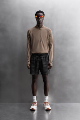PERFORATED RUNNING SHORTS - Zara фото 11