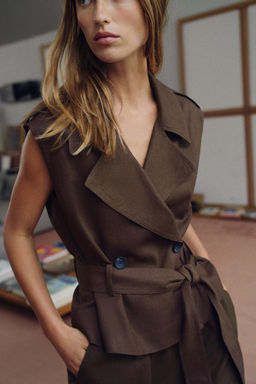 CHALECO CRUZADO CINTUR?N CON LINO / Marr?n chocolate - Zara фото 2