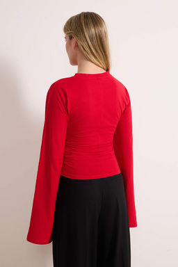 K?rm?z? Ispanyol Kol Buzgu Detayl? Regular/Normal Kal?p Orme Bluz TWOAW26BZ00293