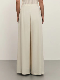 Широкие брюки со складками из лиоцелла / Zarina  фото 4