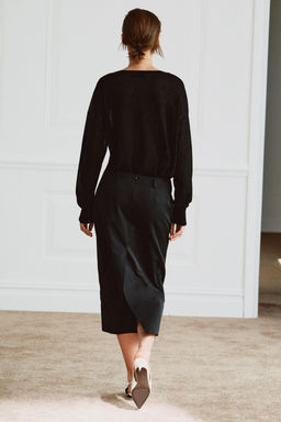 JERSEY PUNTO FINO ESCOTE PICO / Negro