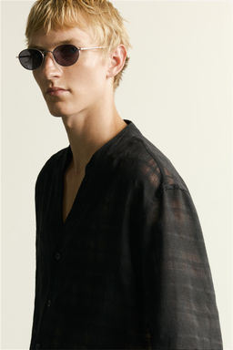 CAMISA SEMITRANSPARENTE JACQUARD CUADROS / Negro
