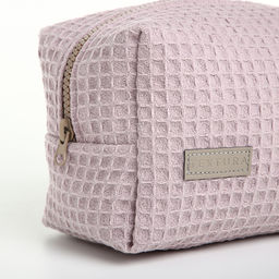 Косметичка женская на молнии TEXTURA, объёмная, средняя, мягкая, вафельная текстура, пыльно-розовая  фото 7