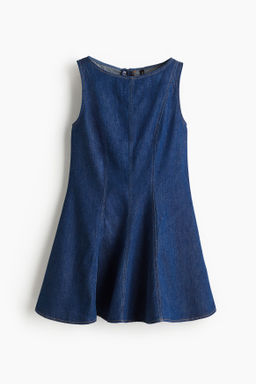 Vestido denim con falda acampanada