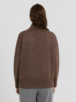 Свитер вязаный оверсайз