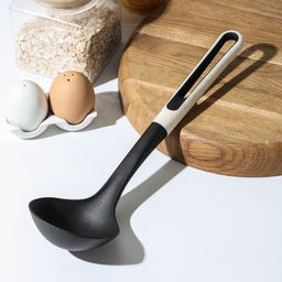 Половник Доляна Pronto, цвет белый, чёрный