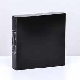 Коробка для 16 конфет, «Настоящий мужчина» 17.7×17.7×3.8 см